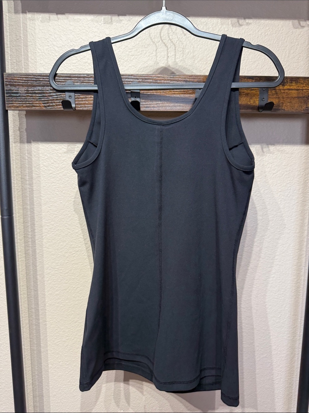 Gymshark Dreamy Vest size M in black - Picture 4 of 6
